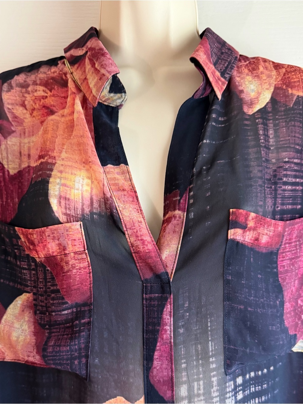 Robert Rodriguez Floral Sheer Button Up Blouse - Picture 4 of 10